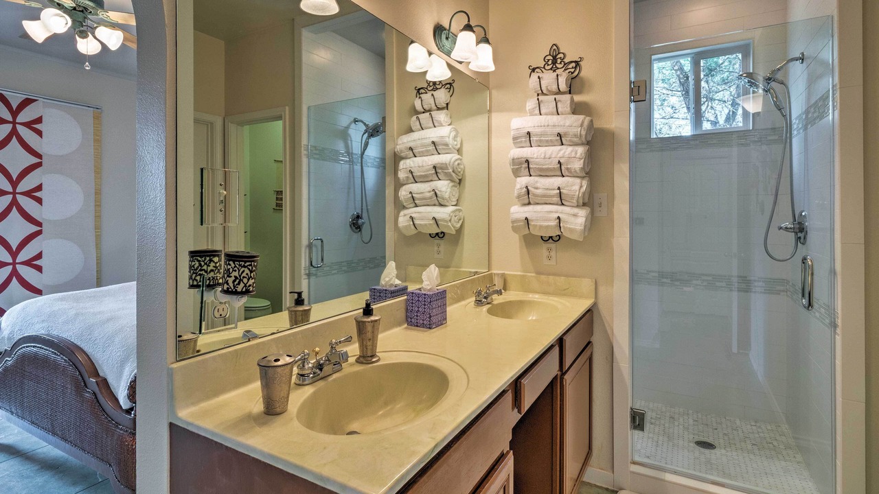 Photo of Bathroom in Apache Shores