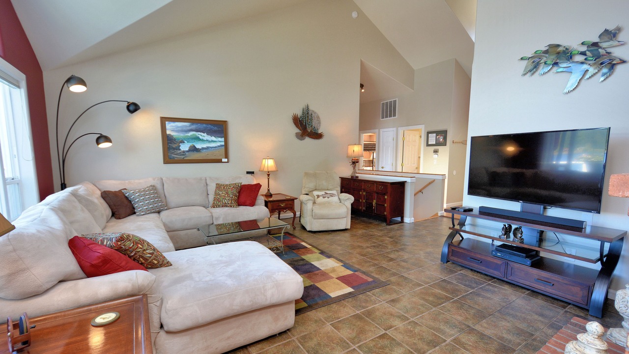 Photo of Livingroom in West Hills