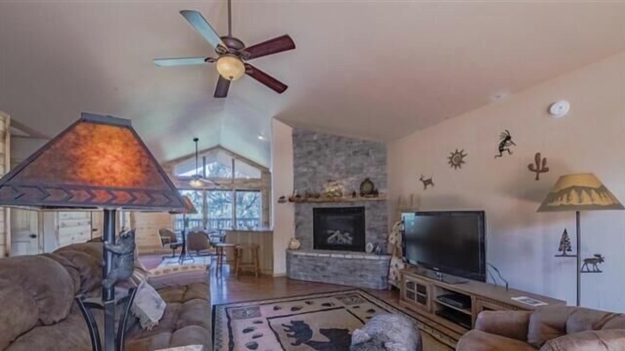 Photo of Livingroom in Ruidoso