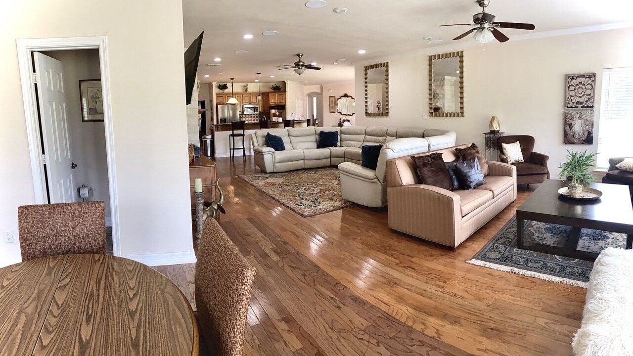 Photo of Livingroom in Flint