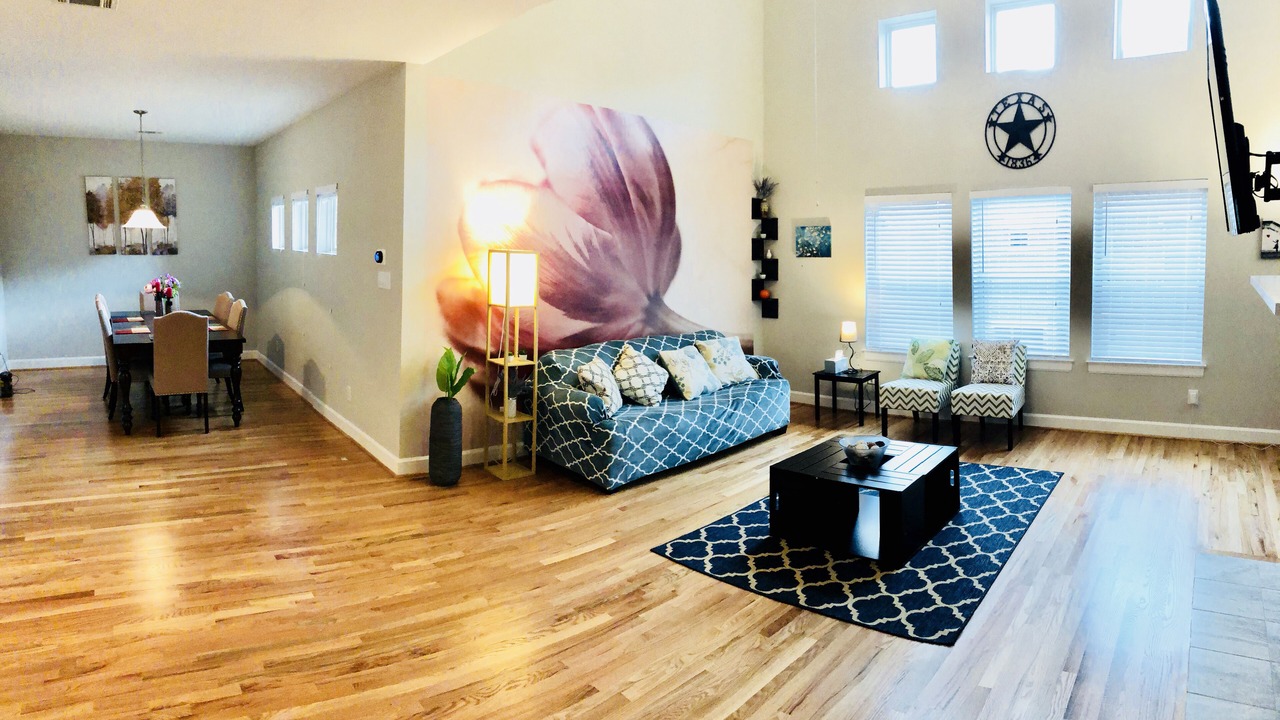 Photo of Livingroom in South Main