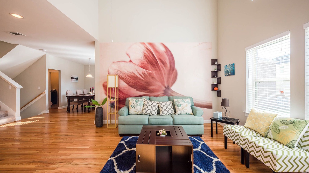 Photo of Livingroom in South Main