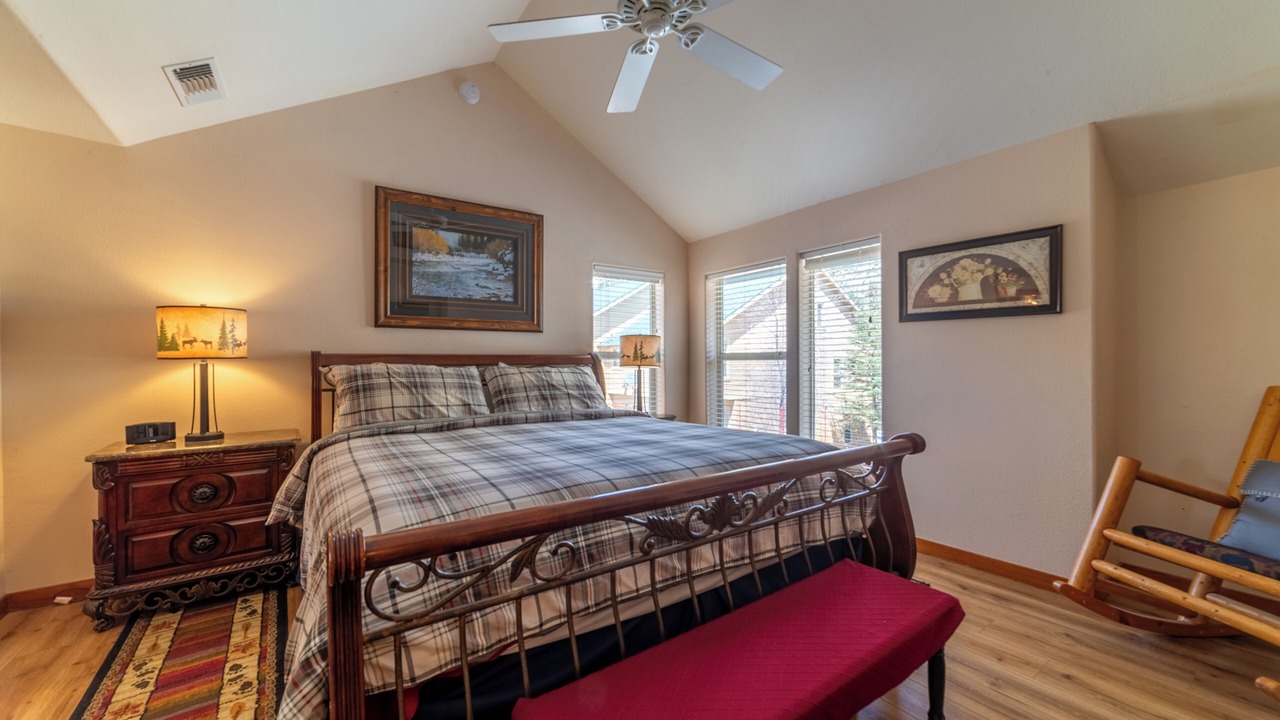 Photo of Bedroom in June Lake