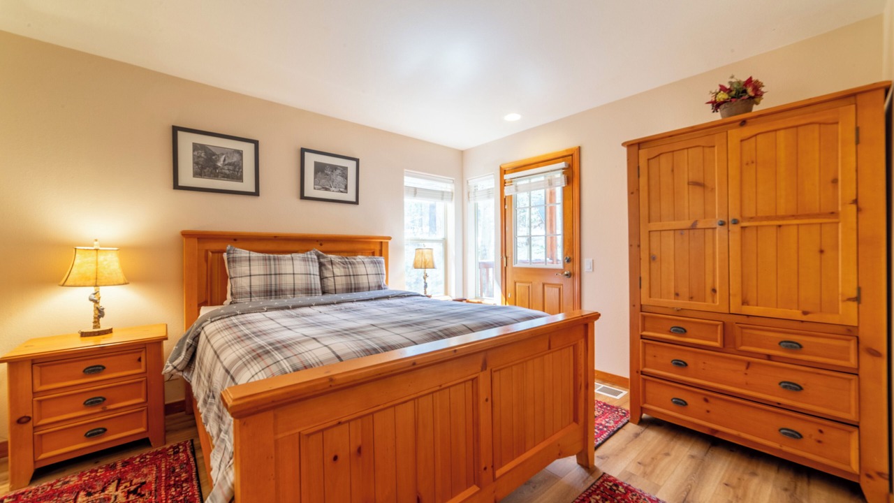 Photo of Bedroom in June Lake