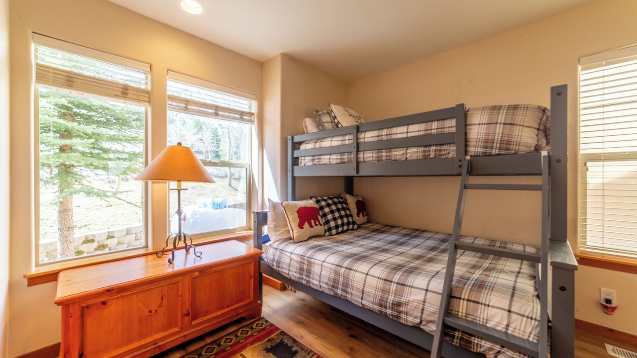 Photo of Bedroom in June Lake