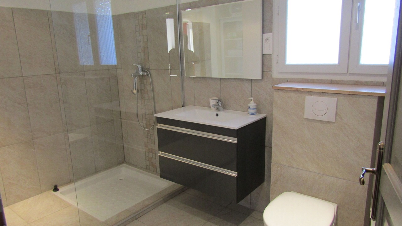 Photo of Bathroom in Loriol-du-Comtat