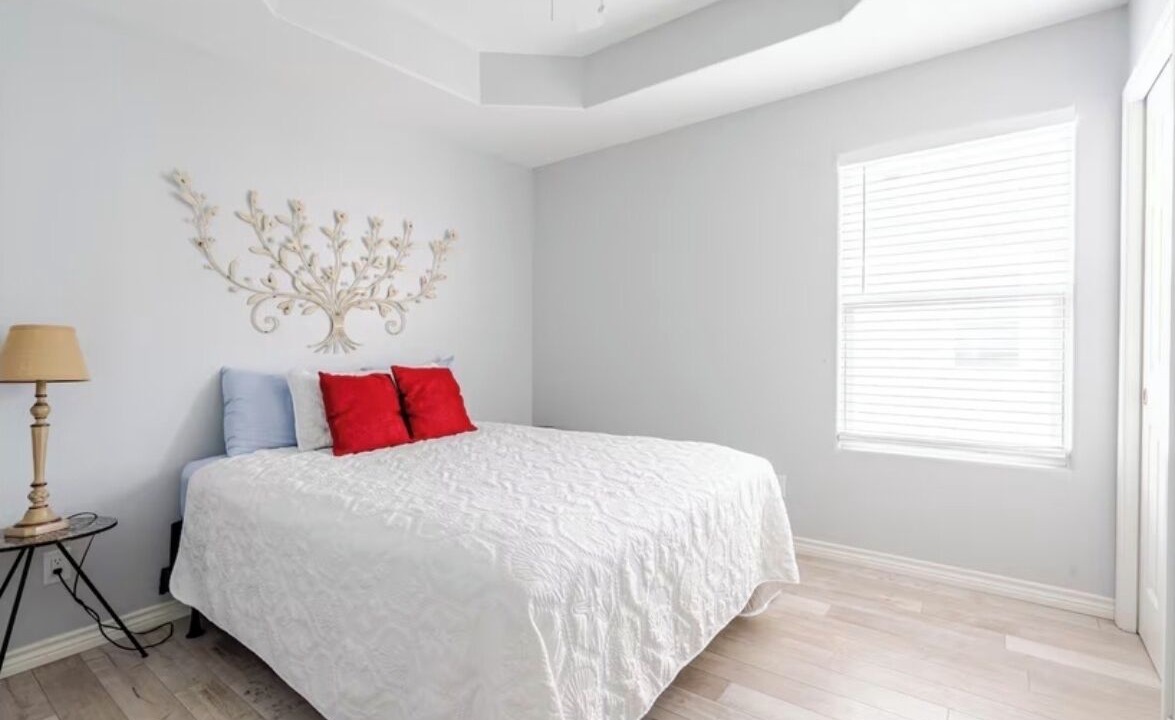Photo of Bedroom in Port Bolivar