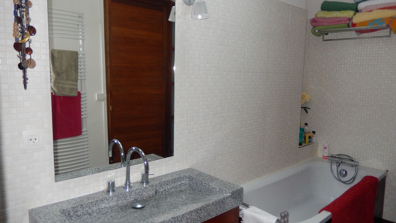 Photo of Bathroom in Hotel de Ville - Quinconces