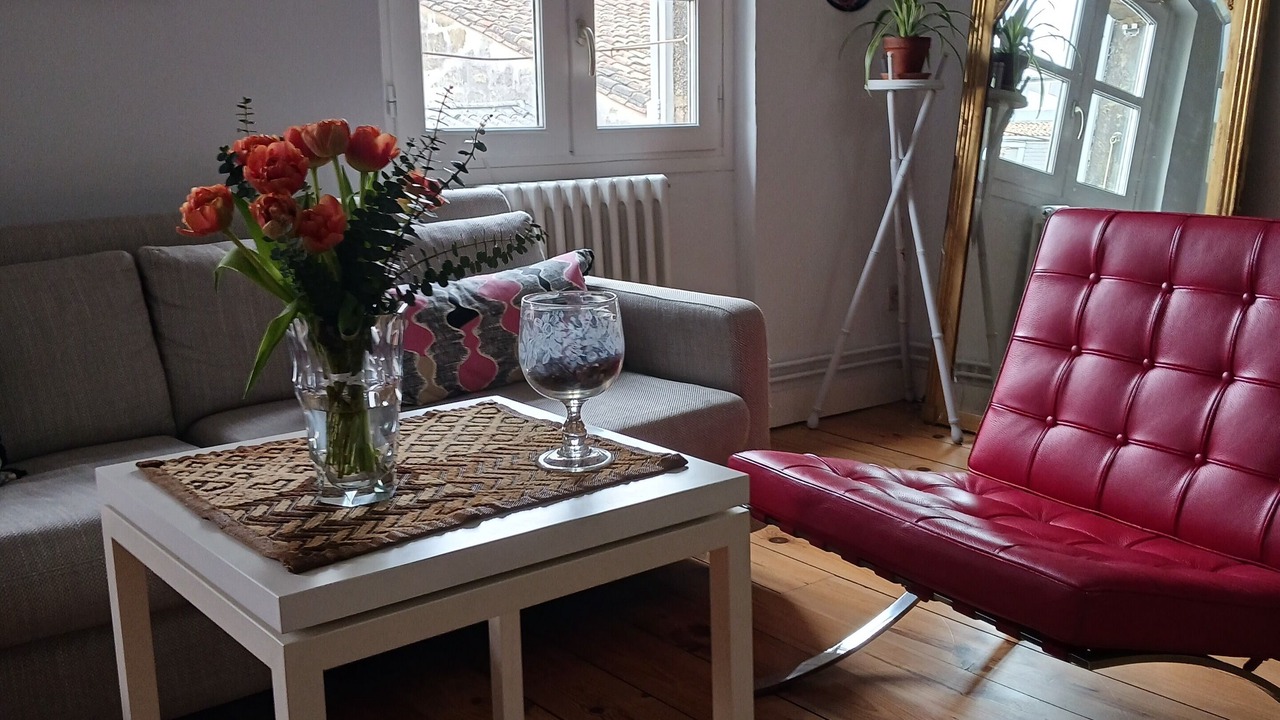 Photo of Livingroom in Hotel de Ville - Quinconces