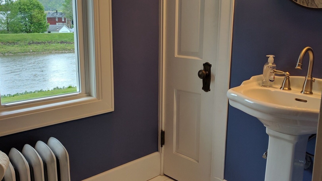 Photo of Bathroom in Confluence