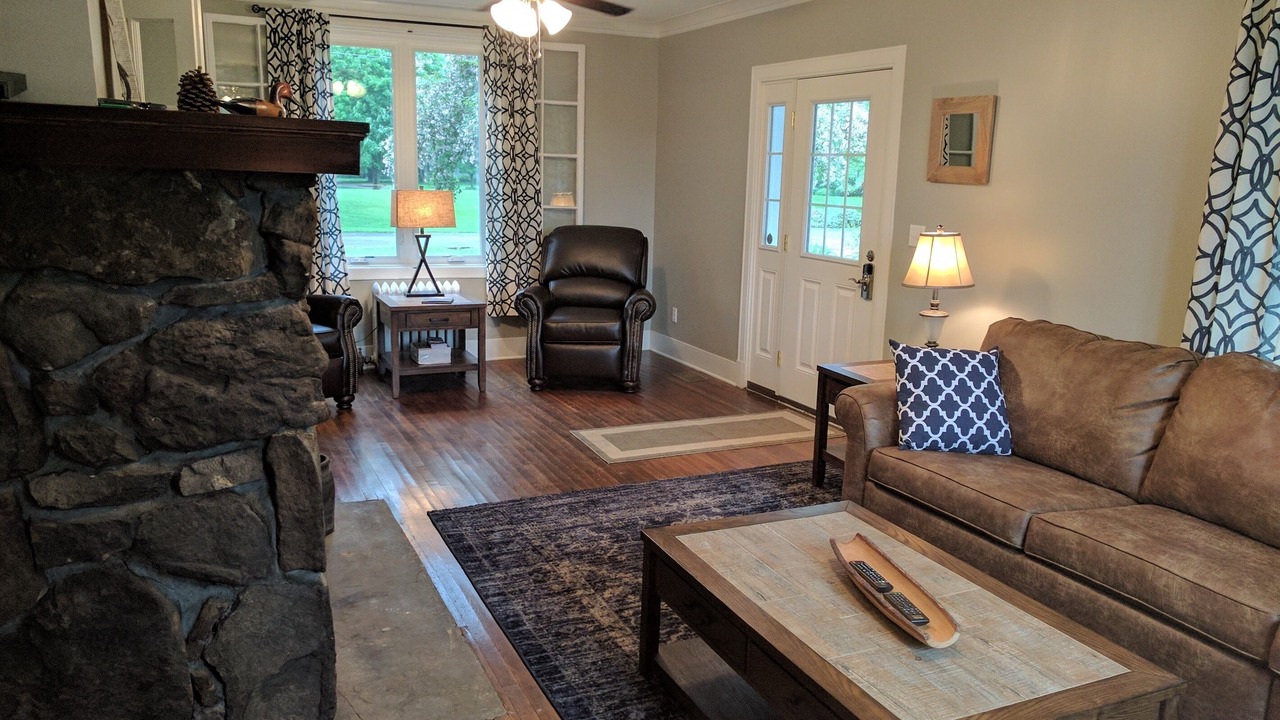 Photo of Livingroom in Confluence