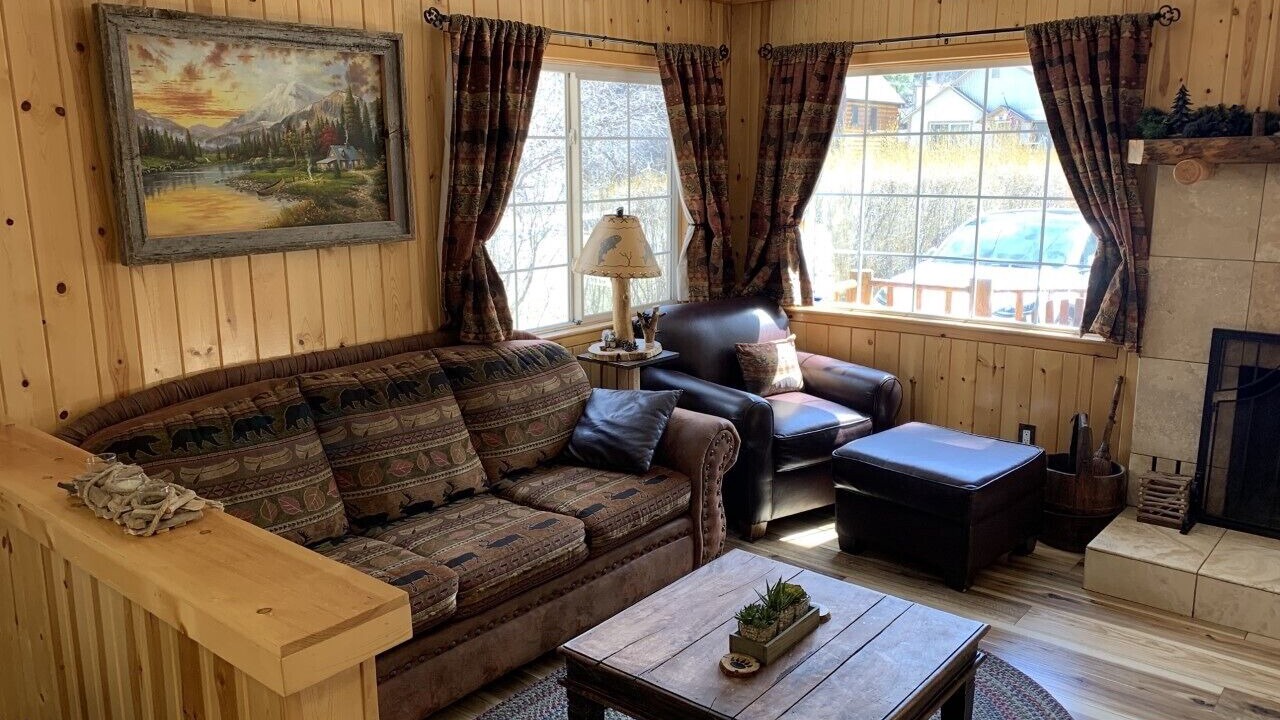 Photo of Livingroom in Big Bear City