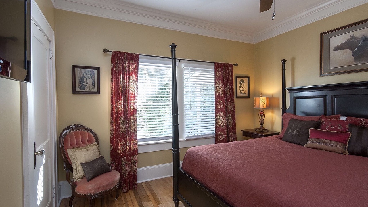 Photo of Bedroom in Greenville Downtown