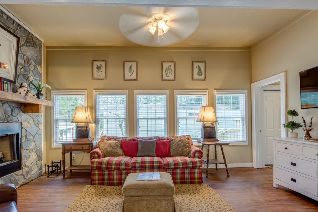 Photo of Others in Highlands