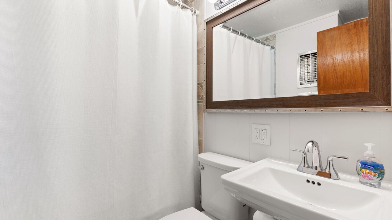 Photo of Bathroom in Canyon Lake