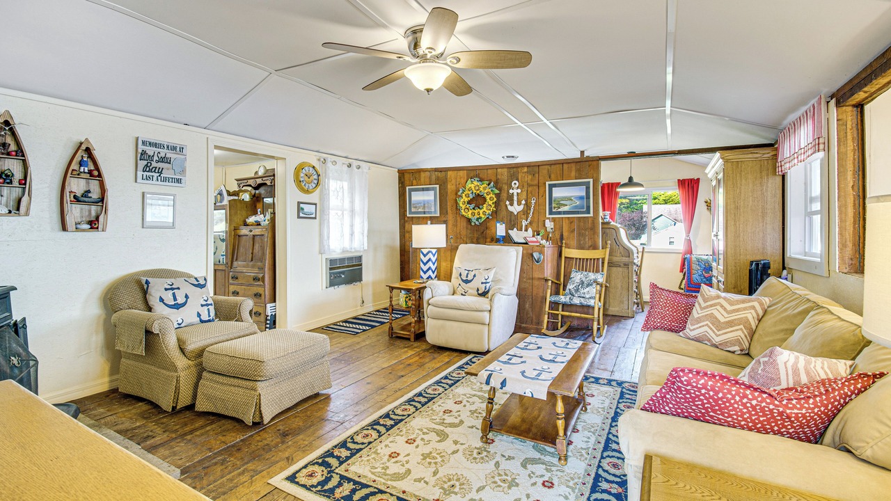 Photo of Livingroom in Red Creek
