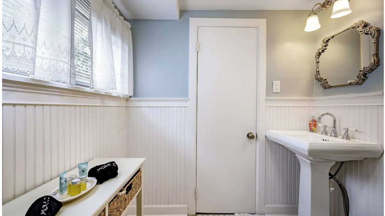 Photo of Bathroom in Shelby Hills