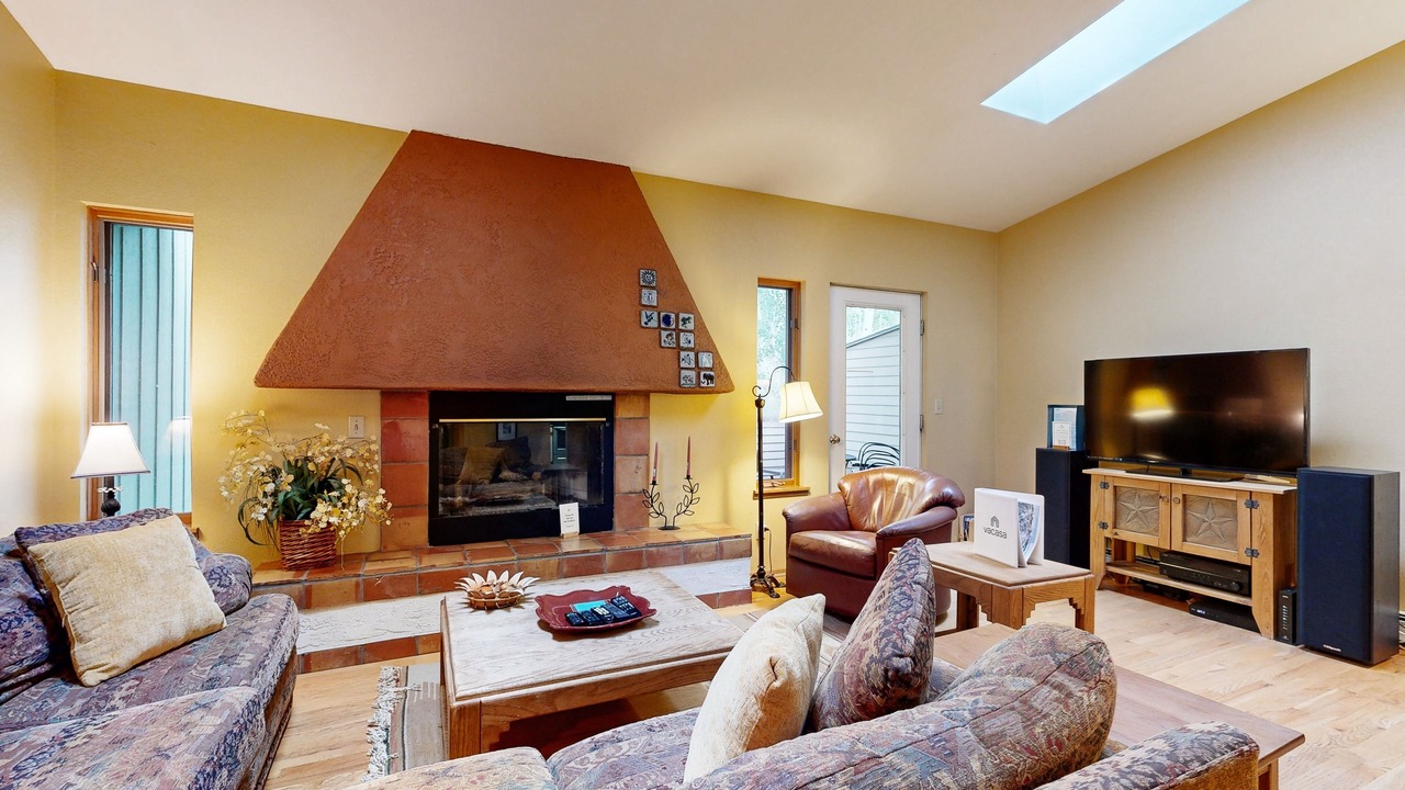 Photo of Livingroom in Intermountain