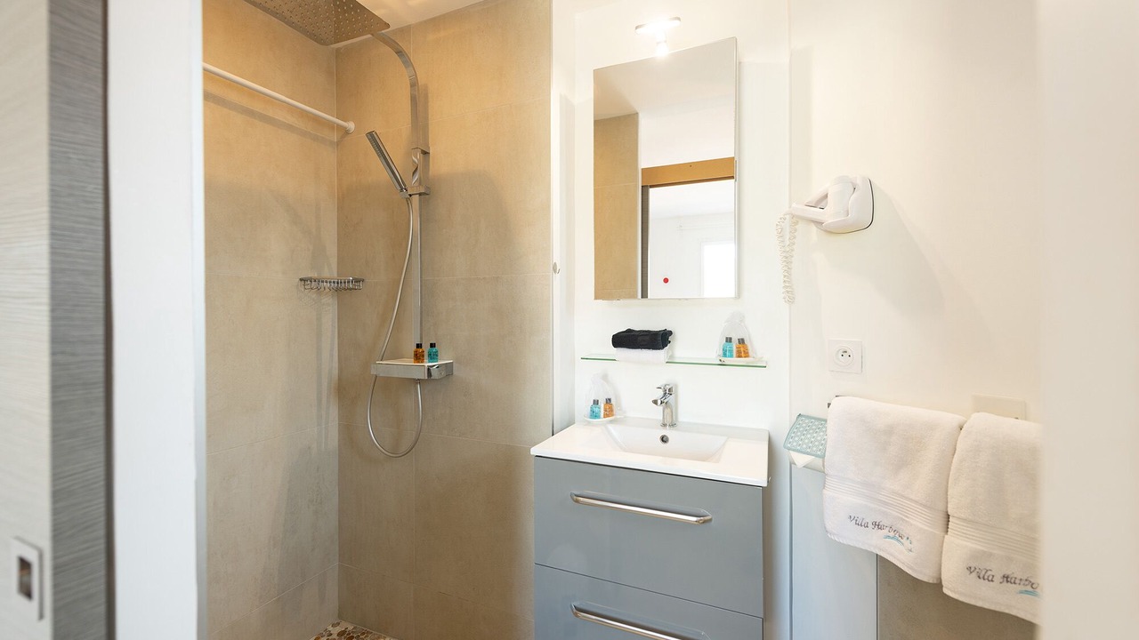 Photo of Bathroom in Kerherou