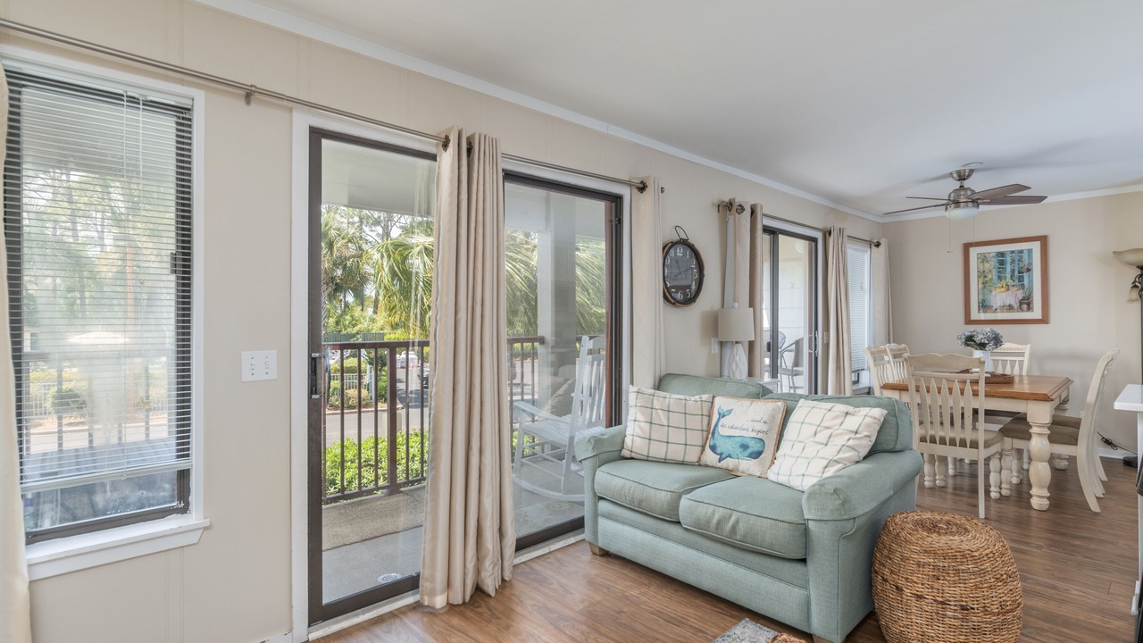 Photo of Livingroom in Folly Field