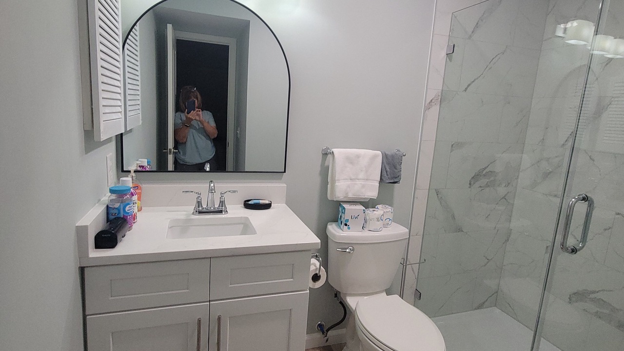 Photo of Bathroom in Folly Field