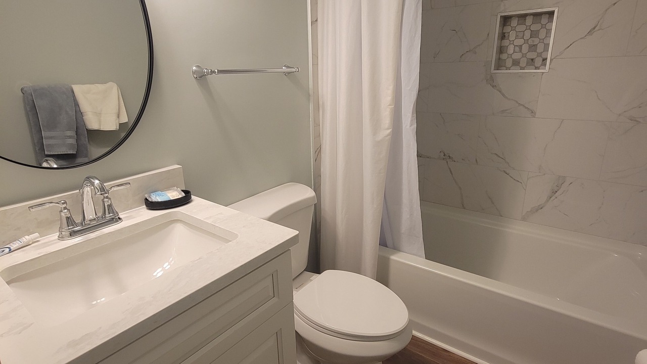 Photo of Bathroom in Folly Field