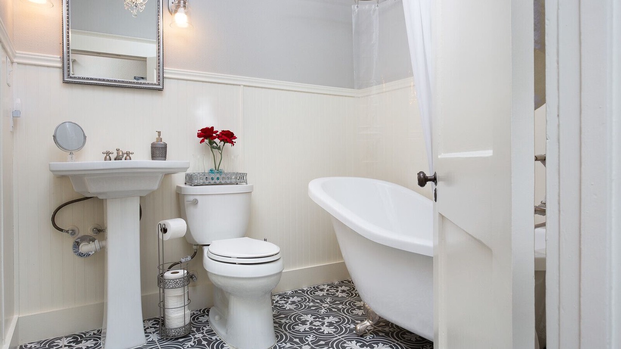Photo of Bathroom in Midtown