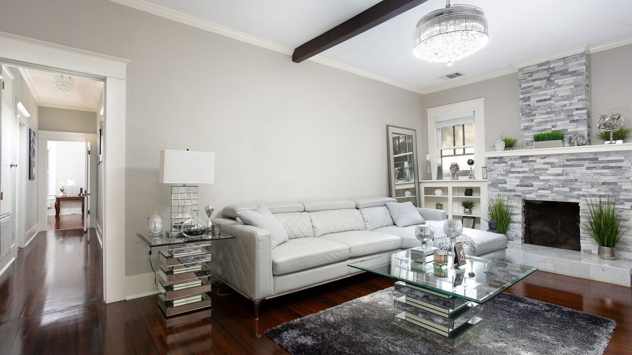 Photo of Livingroom in Midtown