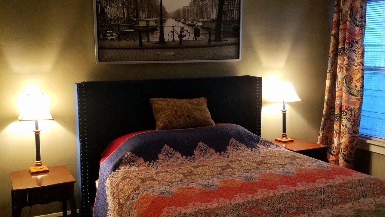 Photo of Bedroom in Edgewater