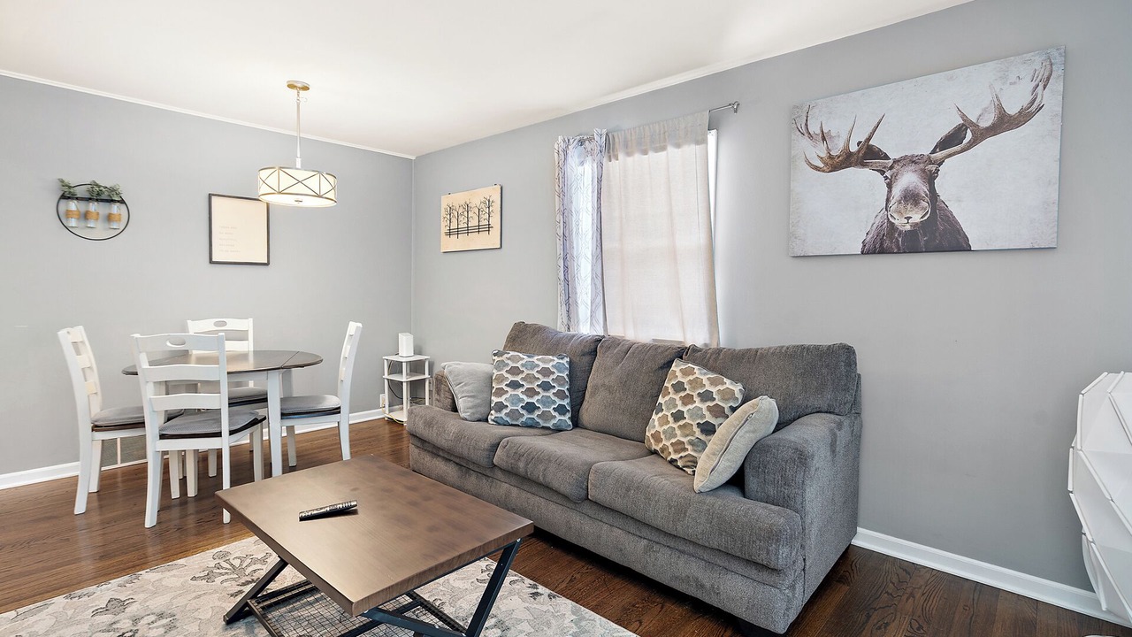 Photo of Livingroom in Aurora