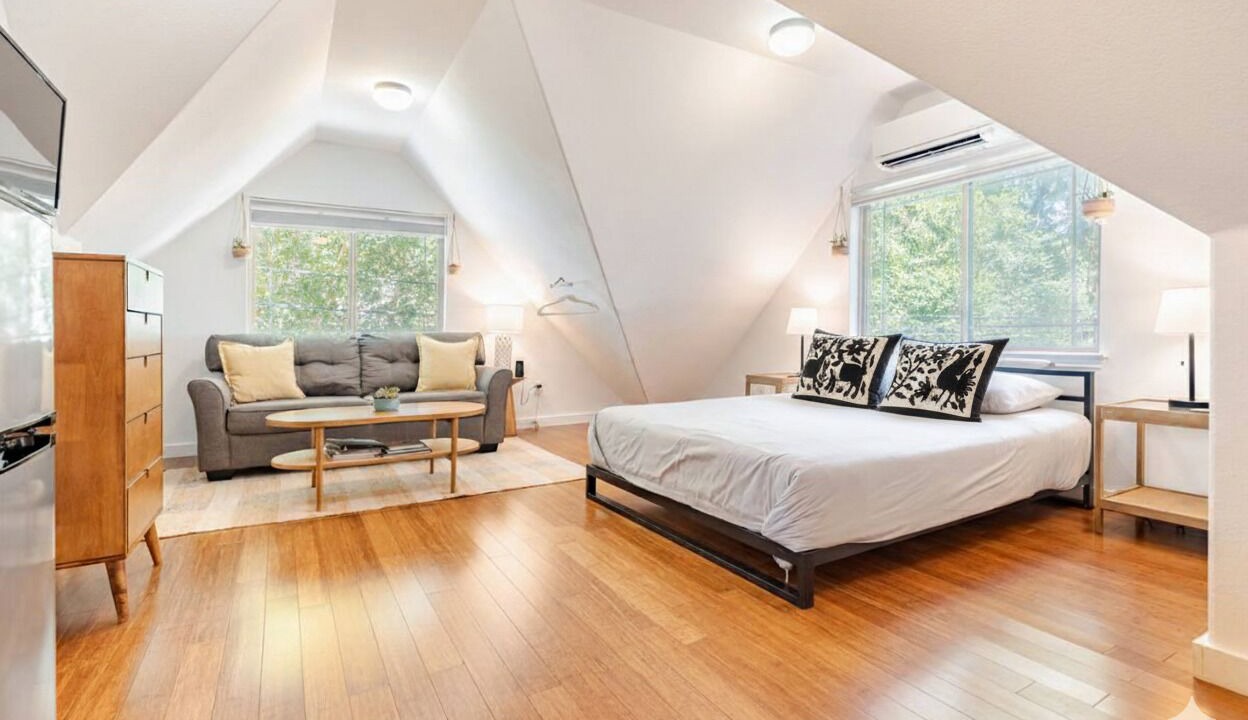 Photo of Bedroom in Holly