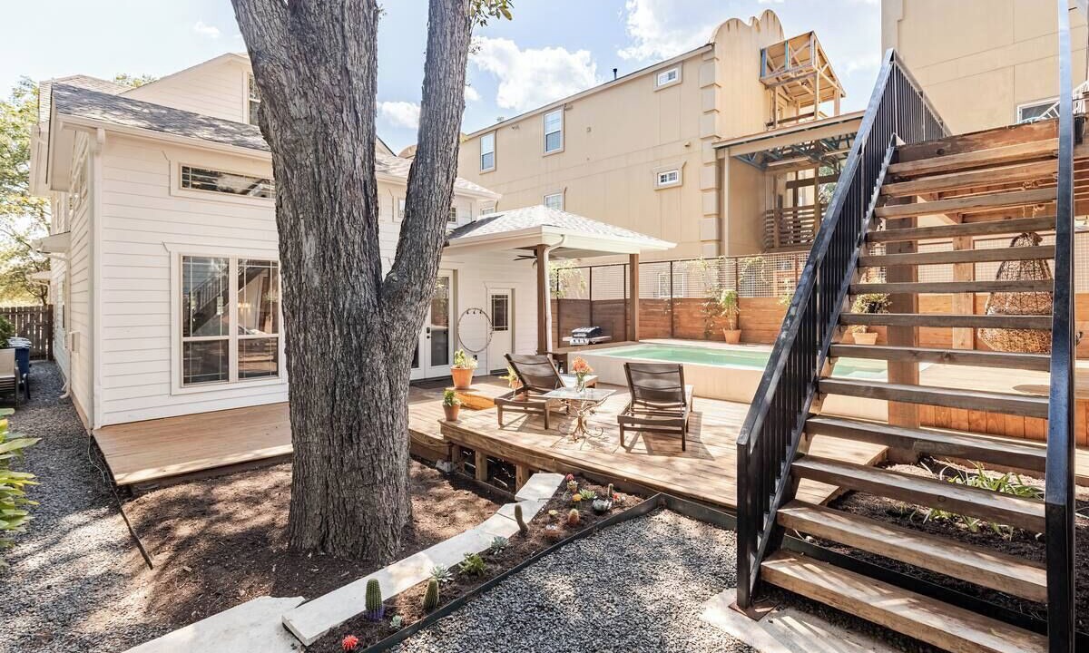 Photo of Patio Balcony in Holly