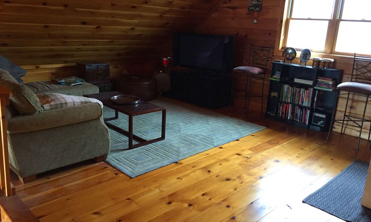 Photo of Livingroom in Town of Delaware
