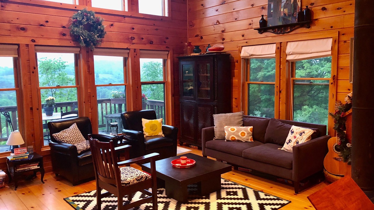 Photo of Livingroom in Town of Delaware