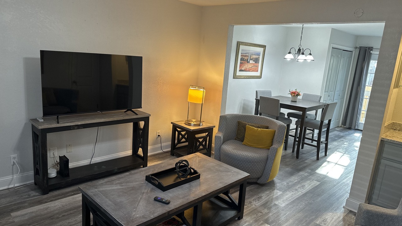 Photo of Livingroom in Tanglewood Estates