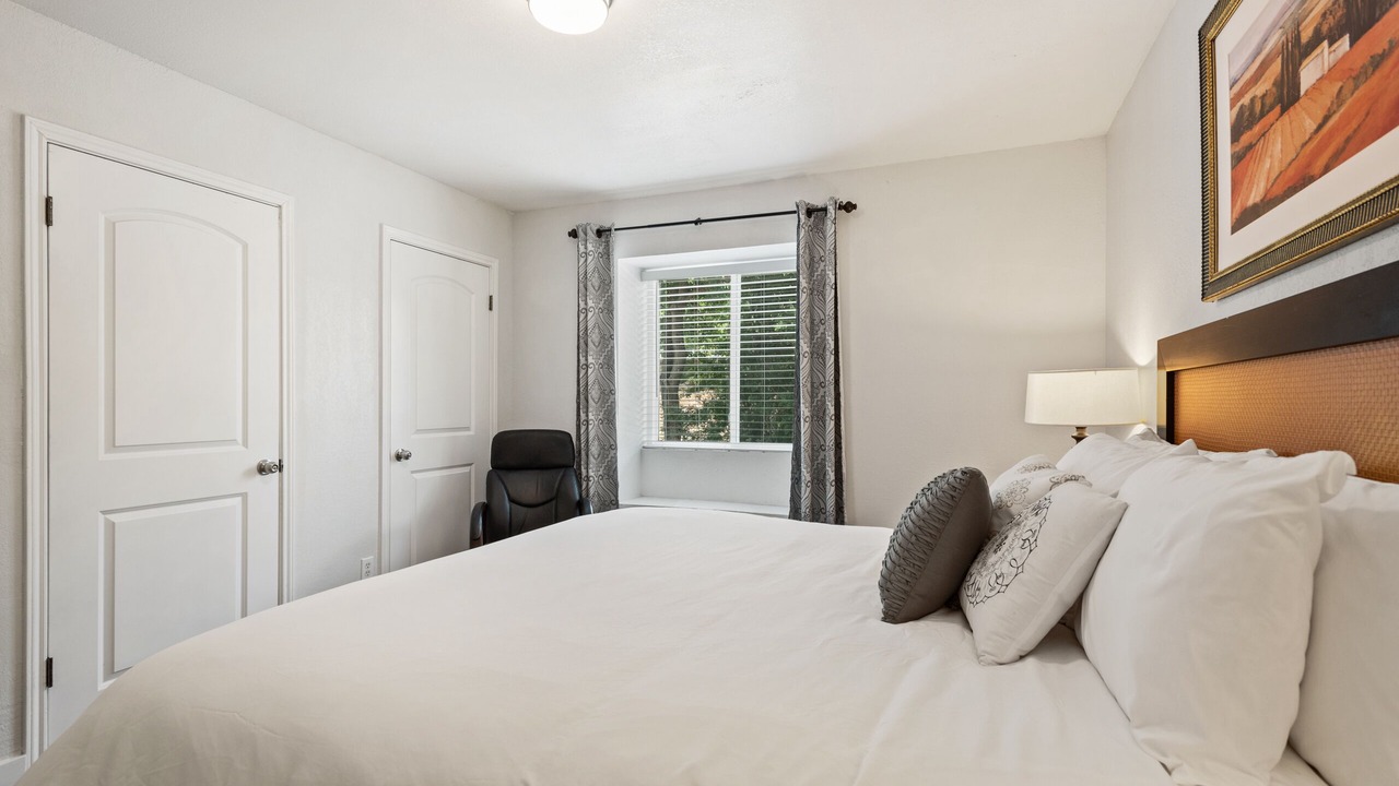Photo of Bedroom in Tanglewood Estates