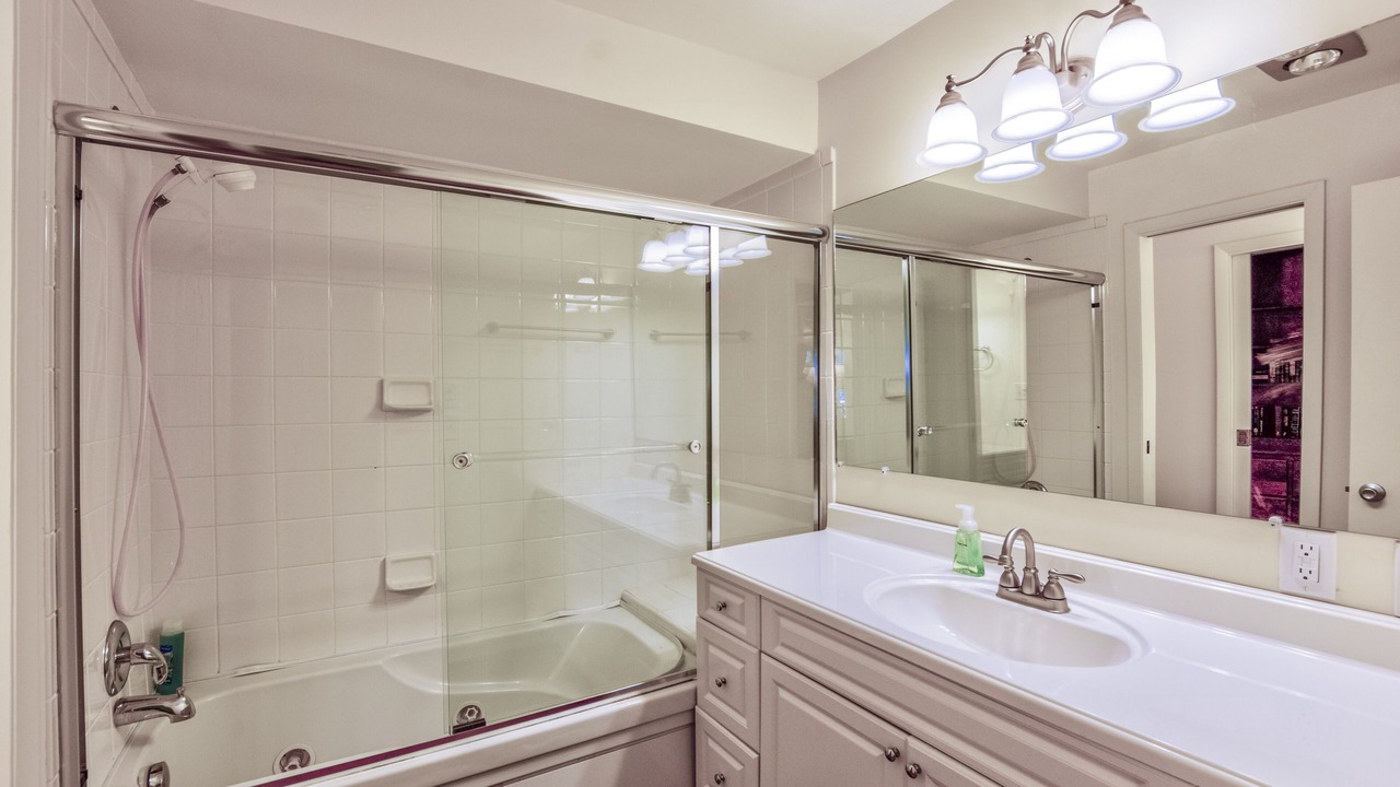 Photo of Bathroom in Mirror Lake