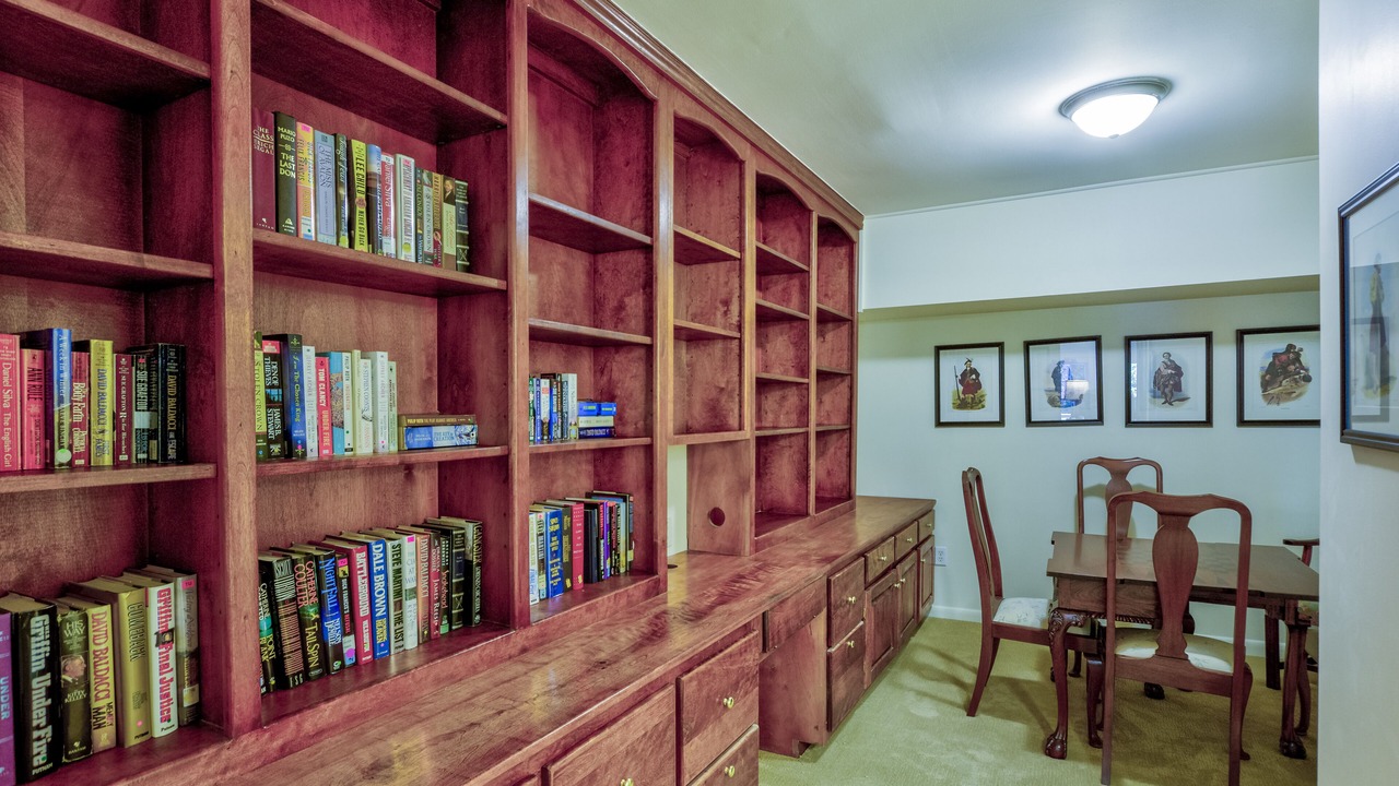 Photo of Bedroom in Mirror Lake