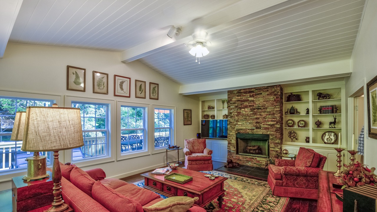Photo of Livingroom in Mirror Lake