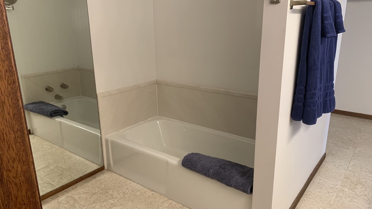 Photo of Bathroom in Sandy
