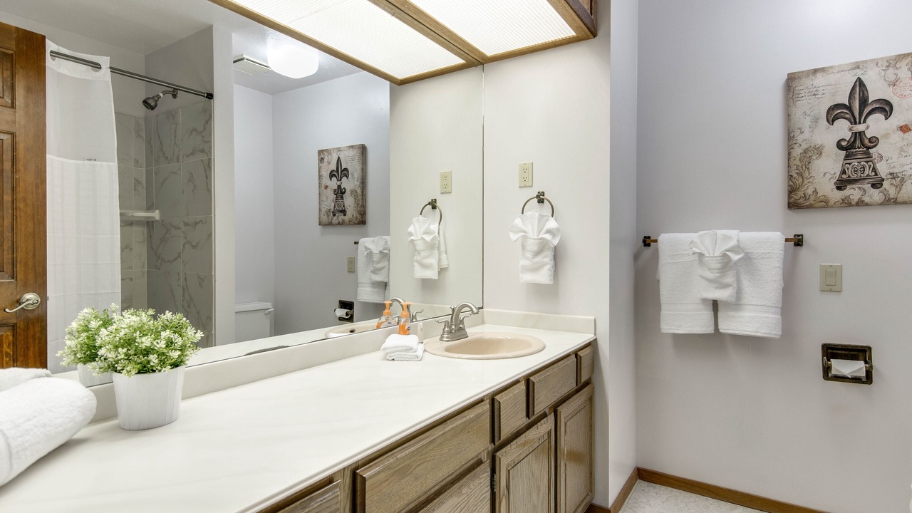 Photo of Bathroom in Sandy