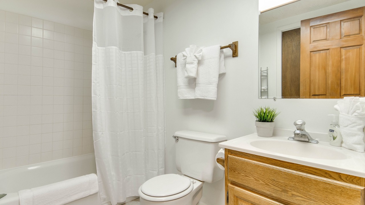 Photo of Bathroom in Sandy