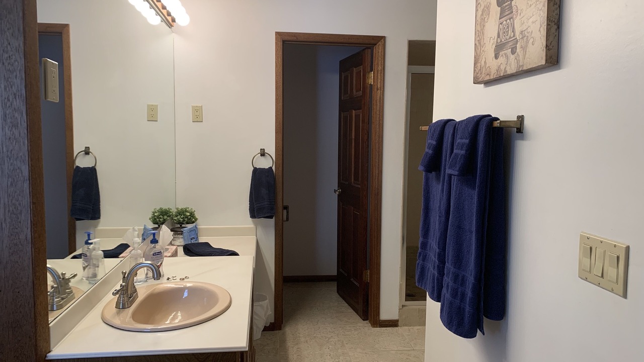 Photo of Bathroom in Sandy