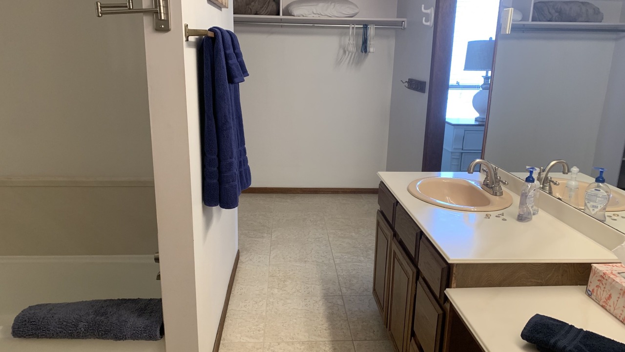 Photo of Bathroom in Sandy