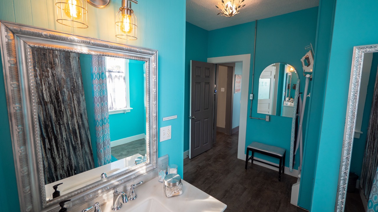 Photo of Others in Hermann