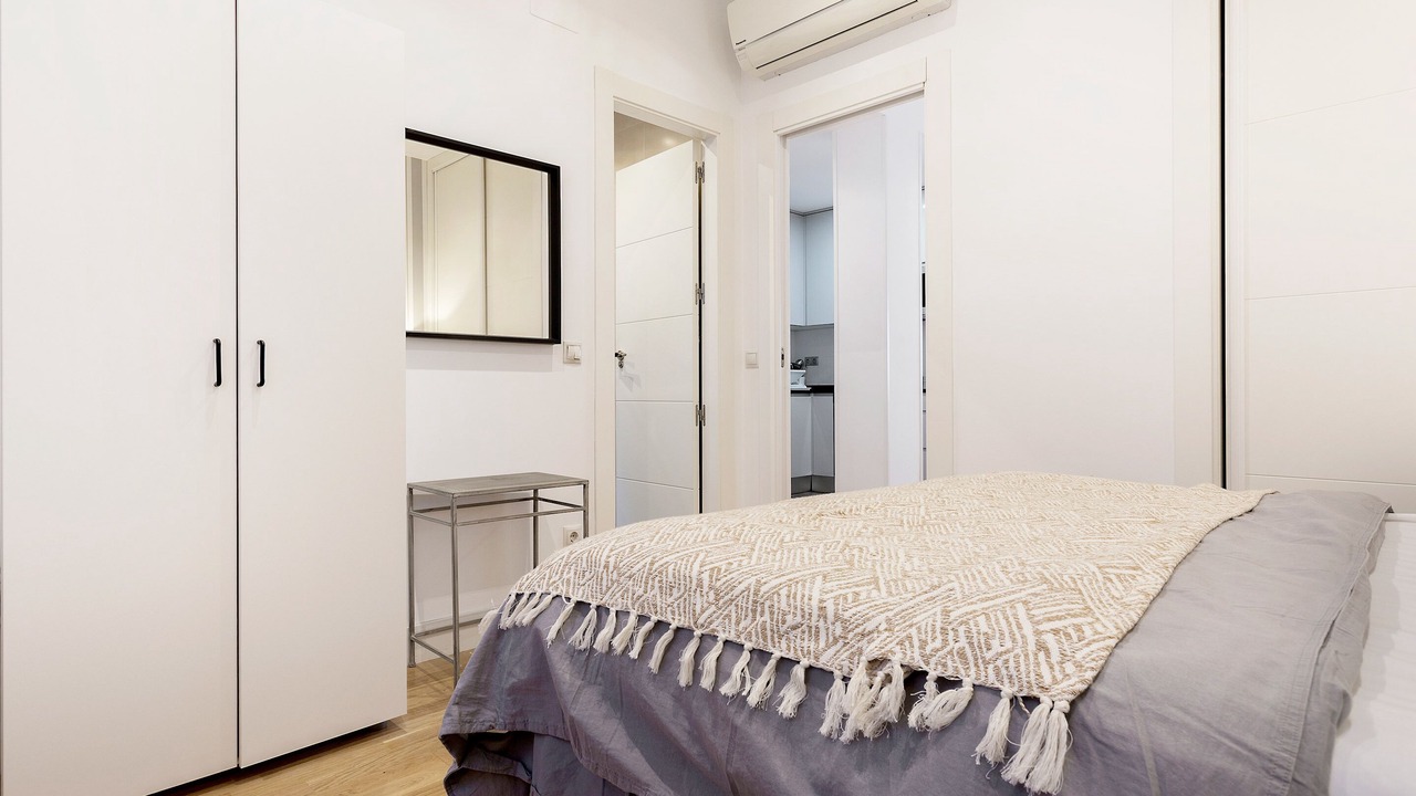 Photo of Bedroom in Jeronimos