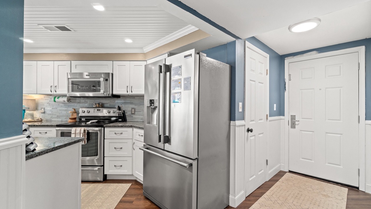 Photo of Kitchen in Biltmore Beach