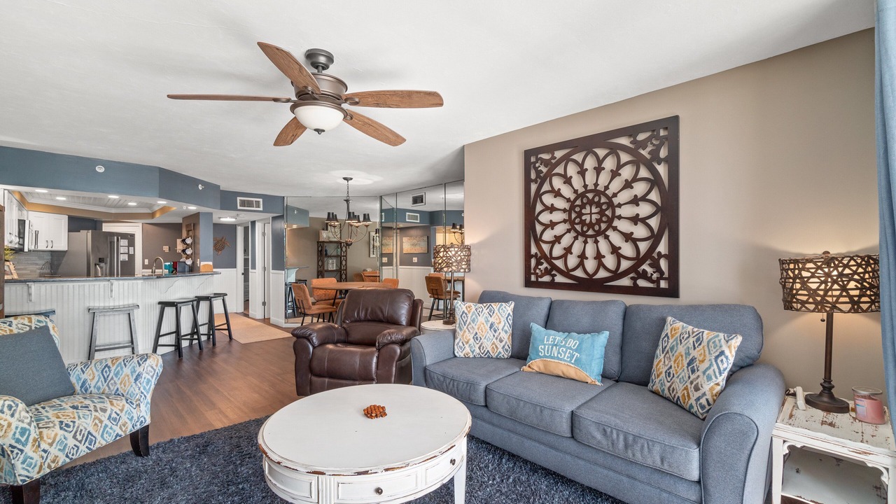 Photo of Livingroom in Biltmore Beach