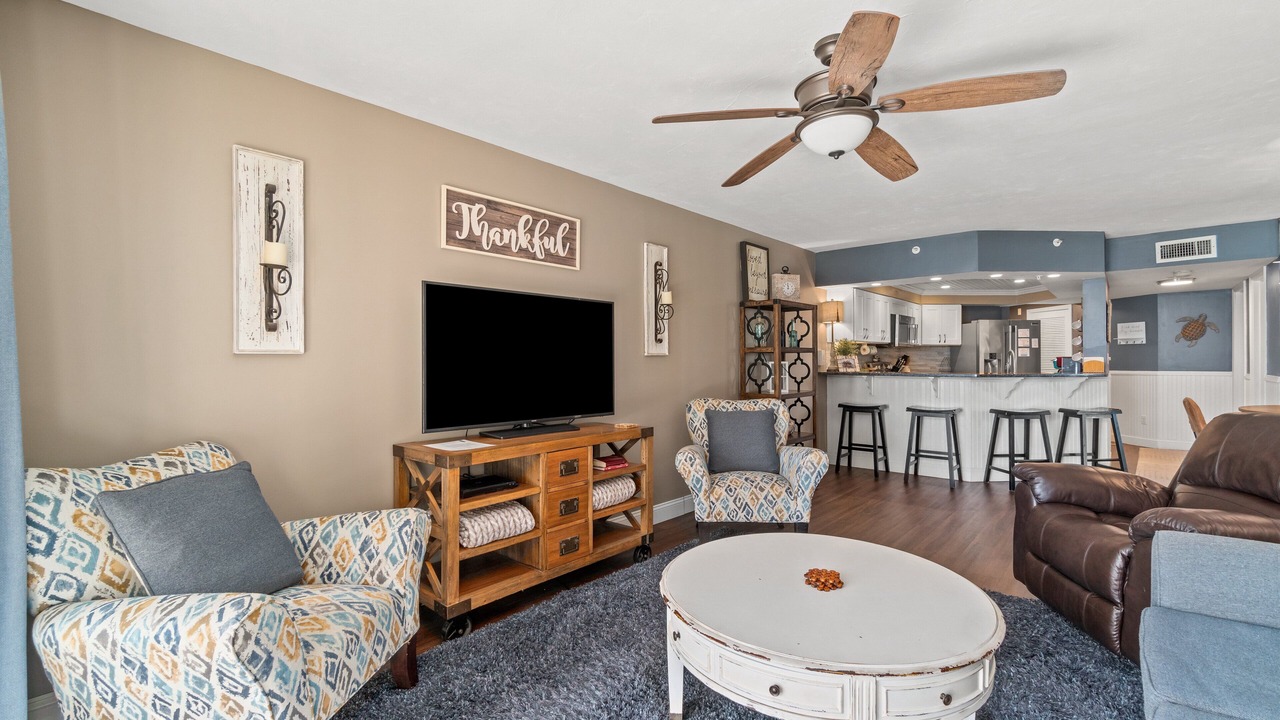 Photo of Livingroom in Biltmore Beach