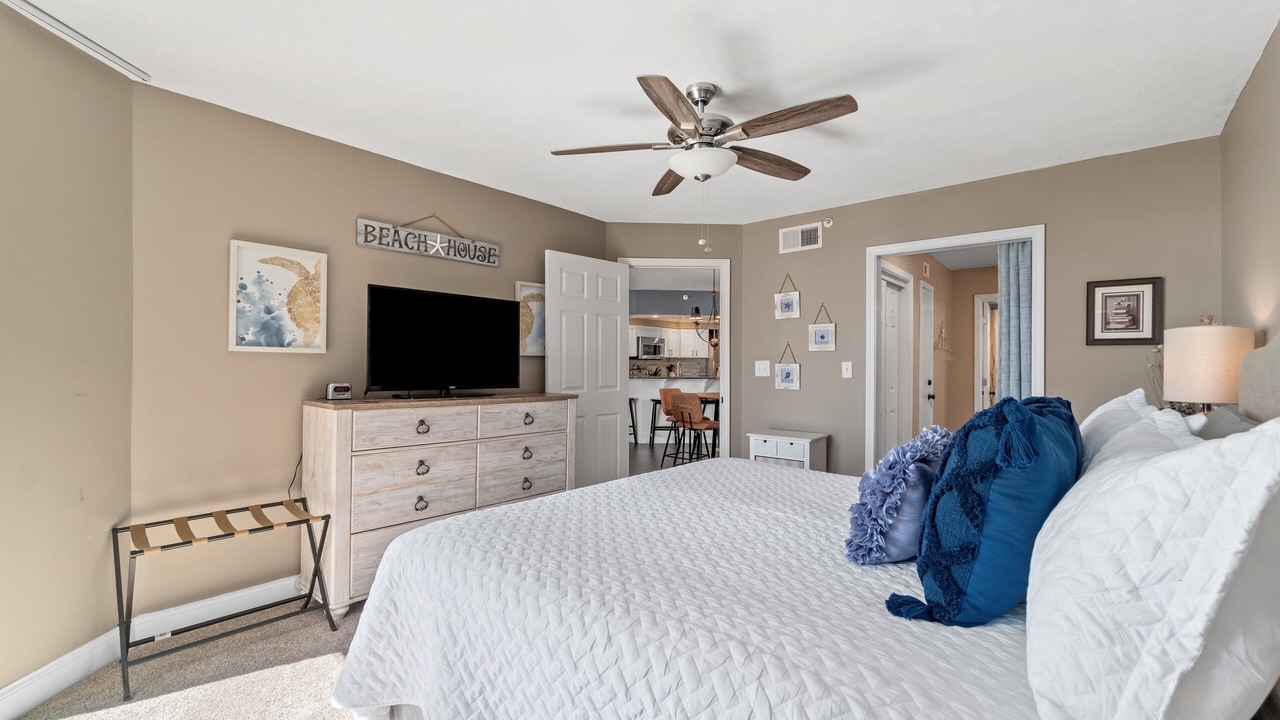 Photo of Bedroom in Biltmore Beach